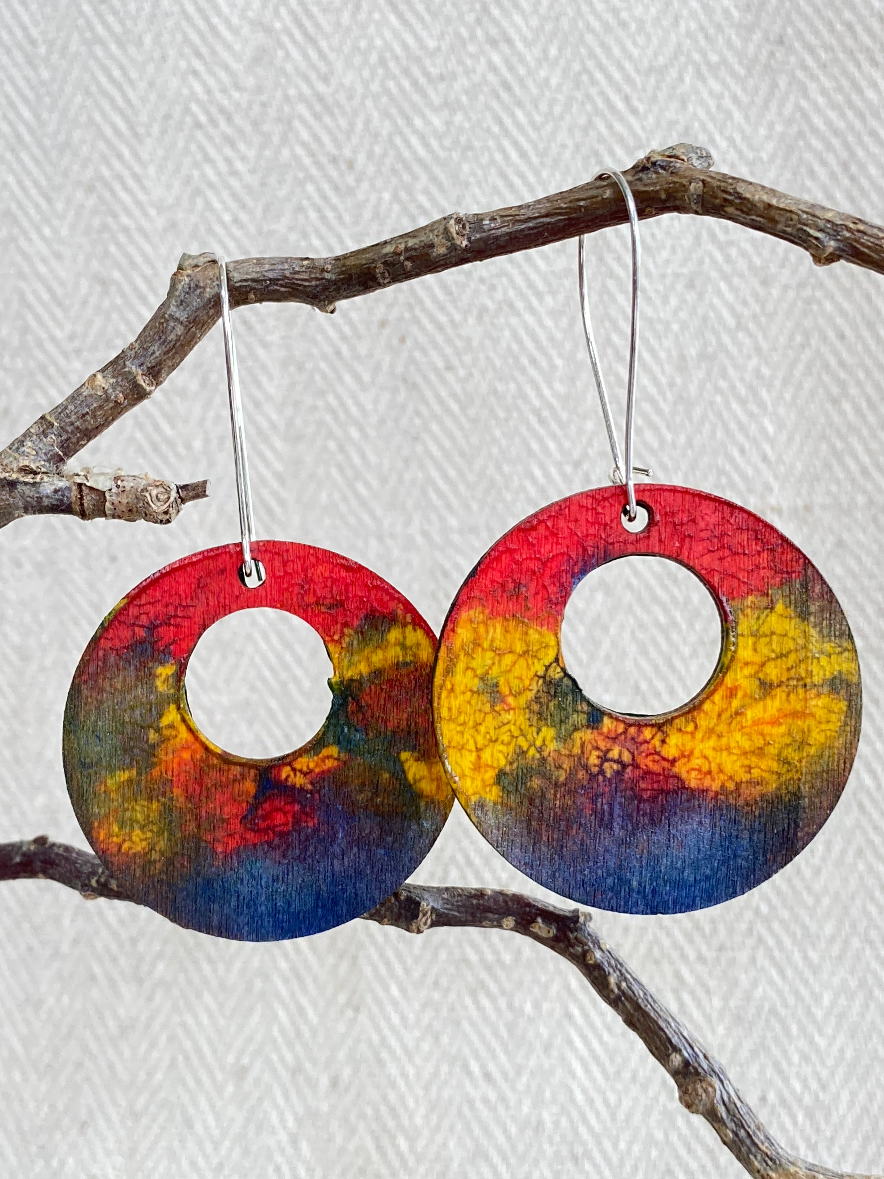 Round earrings