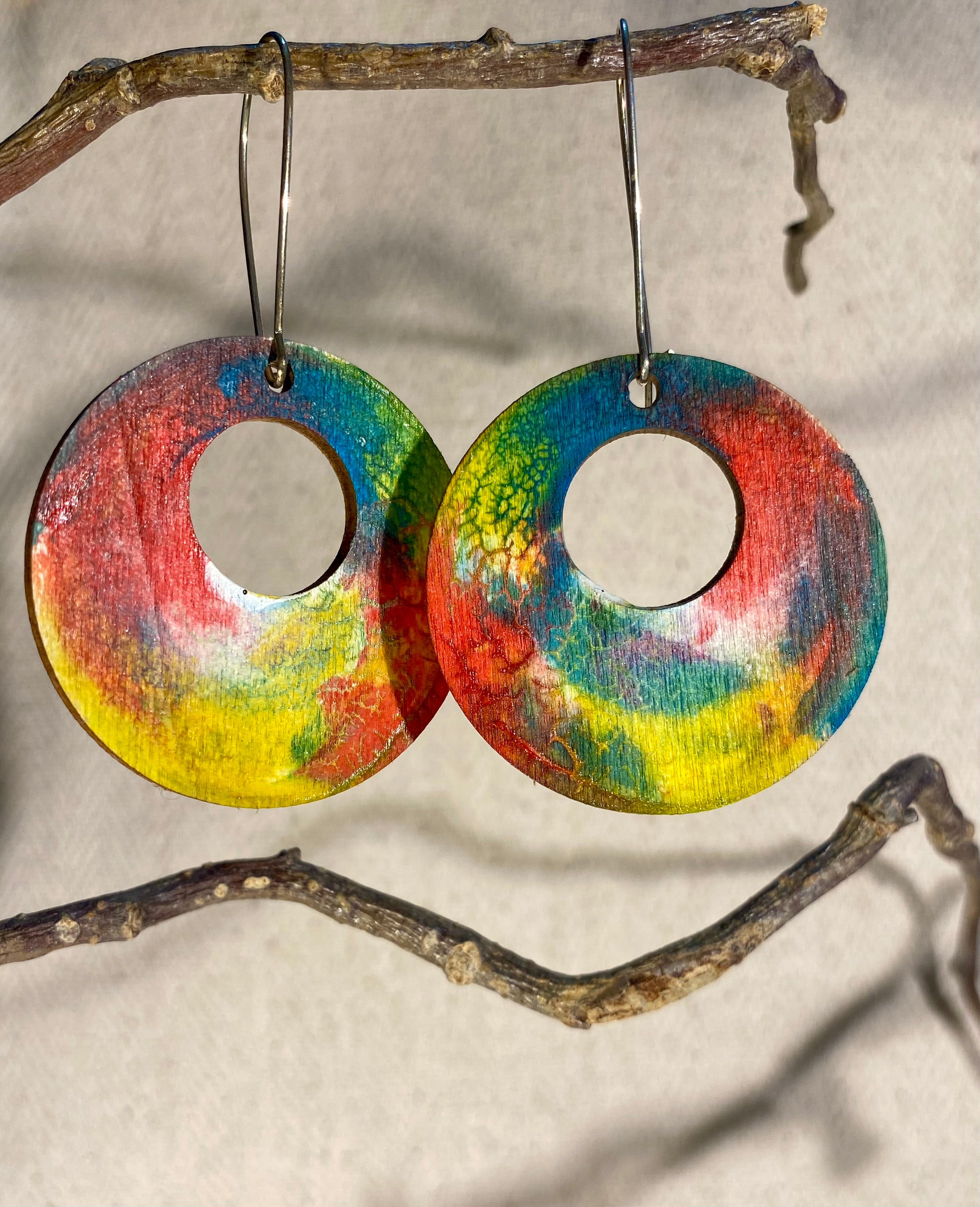 Round earrings